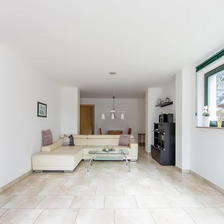 Holiday home Spacious Semi Detached House With Wood Stove Located Directly On The Rennsteig