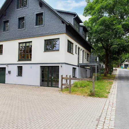 Spacious Semi Detached House With Wood Stove Located Directly On The Rennsteig * Eisfeld