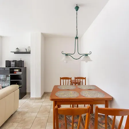 Spacious Semi Detached House With Wood Stove Located Directly On The Rennsteig *