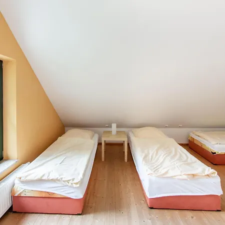 Spacious Semi Detached House With Wood Stove Located Directly On The Rennsteig *