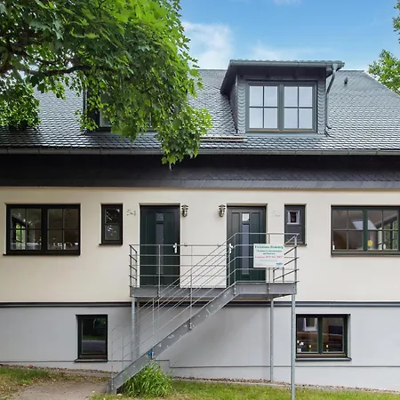 度假居 Spacious Semi-detached House With Wood Stove Located Directly On The Rennsteig