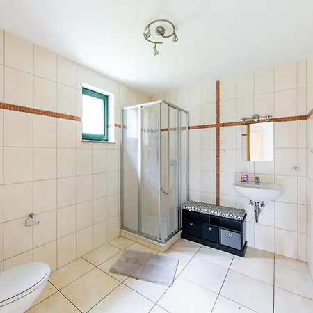 Tatil Evi Spacious Semi-detached House With Wood Stove Located Directly On The Rennsteig *