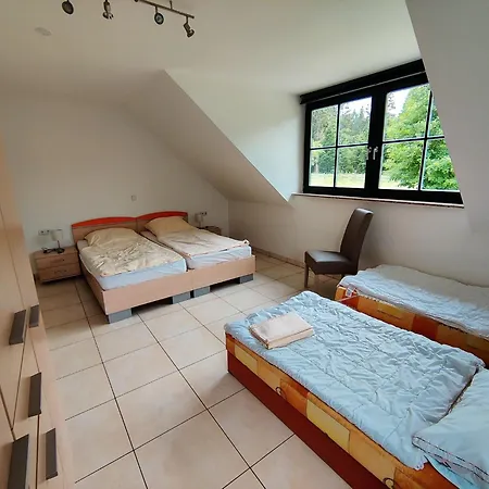 Spacious Semi-detached House With Wood Stove Located Directly On The Rennsteig Tatil Evi