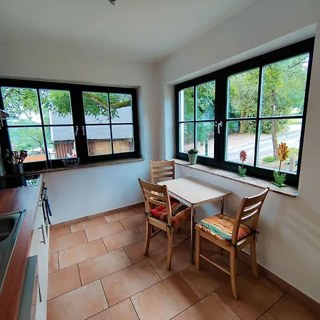 Spacious Semi-detached House With Wood Stove Located Directly On The Rennsteig Tatil Evi