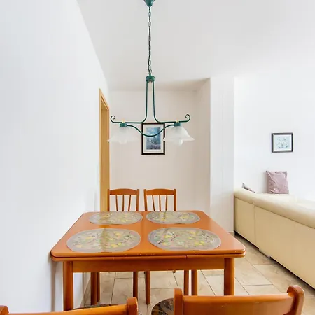 Spacious Semi-detached House With Wood Stove Located Directly On The Rennsteig *