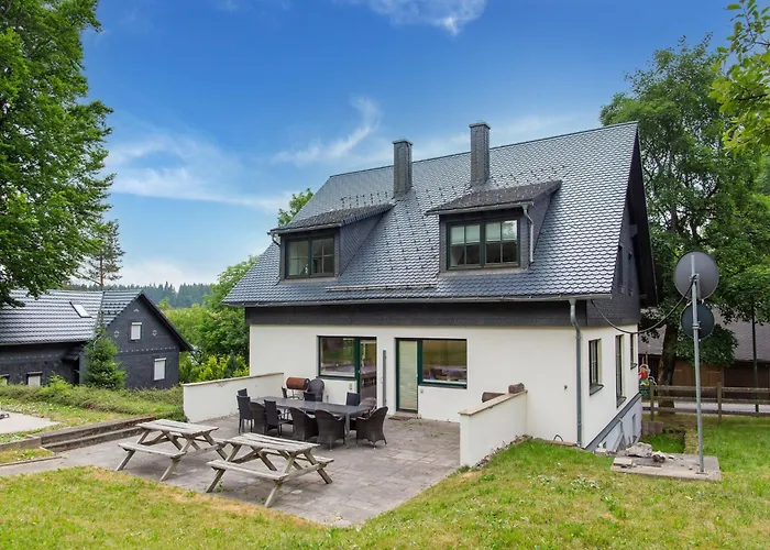 度假居 Spacious Semi-detached House With Wood Stove Located Directly On The Rennsteig Eisfeld