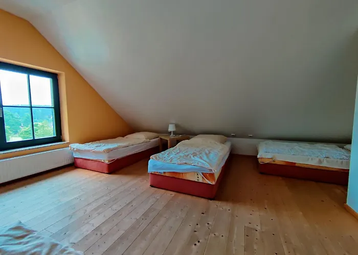 Vakantiehuis Spacious Semi-detached House With Wood Stove Located Directly On The Rennsteig