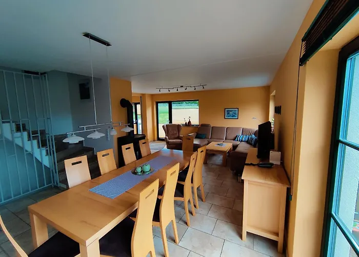 Vakantiehuis Spacious Semi-detached House With Wood Stove Located Directly On The Rennsteig *