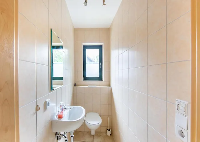 Spacious Semi-detached House With Wood Stove Located Directly On The Rennsteig Vakantiehuis