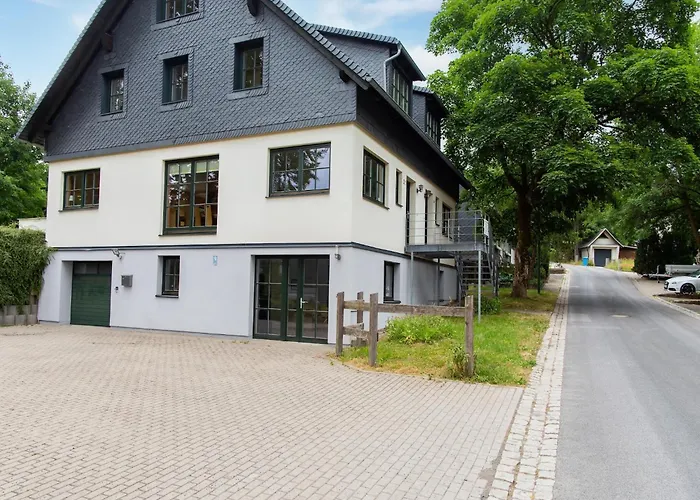 Vakantiehuis Spacious Semi-detached House With Wood Stove Located Directly On The Rennsteig *