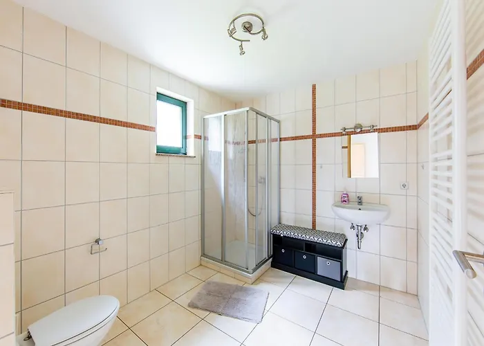 Vakantiehuis Spacious Semi-detached House With Wood Stove Located Directly On The Rennsteig