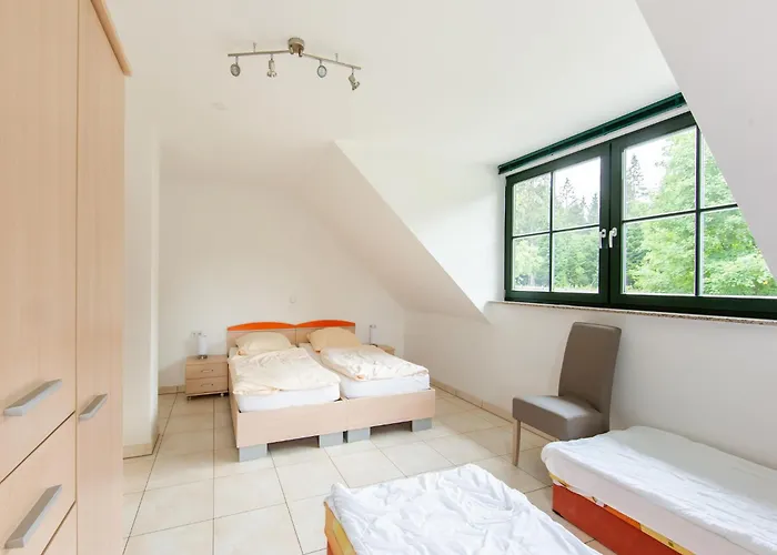 Spacious Semi-detached House With Wood Stove Located Directly On The Rennsteig Vakantiehuis Eisfeld