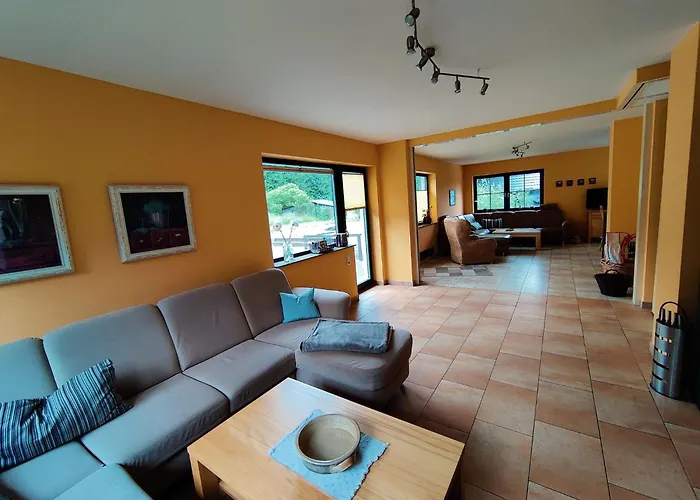 度假居 Spacious Semi-detached House With Wood Stove Located Directly On The Rennsteig *