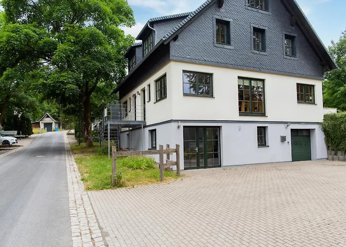 度假居 Spacious Semi-detached House With Wood Stove Located Directly On The Rennsteig