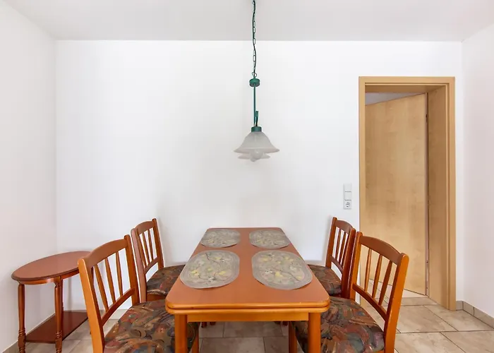 Spacious Semi-detached House With Wood Stove Located Directly On The Rennsteig Vakantiehuis