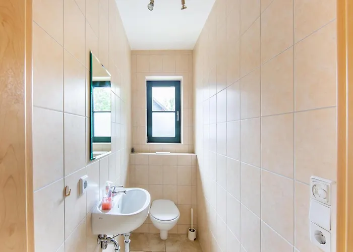 Vakantiehuis Spacious Semi-detached House With Wood Stove Located Directly On The Rennsteig