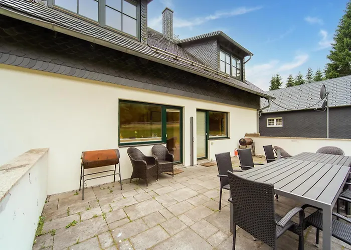 度假居 Spacious Semi-detached House With Wood Stove Located Directly On The Rennsteig *