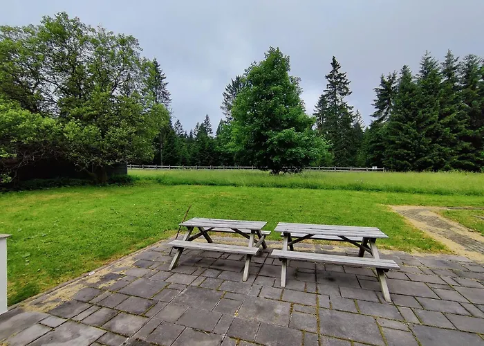 Spacious Semi-detached House With Wood Stove Located Directly On The Rennsteig 度假居 *